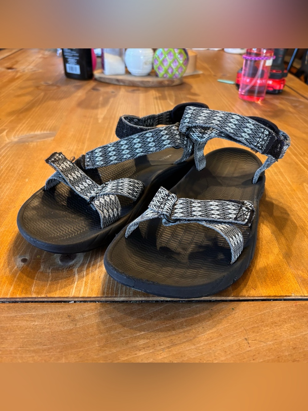 Magellan womens River 11 sport sandals black/white 10